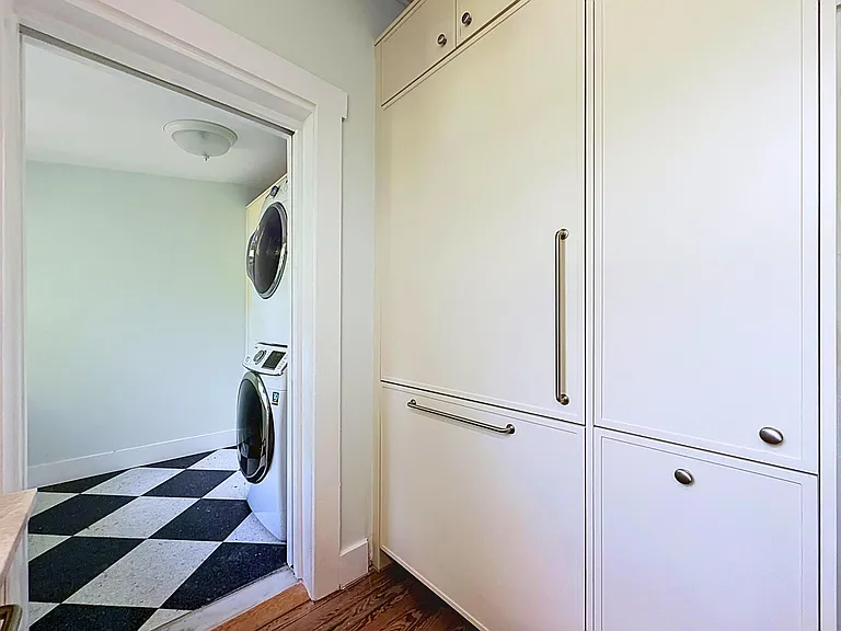 224 N Ocean Breeze — Photo 22