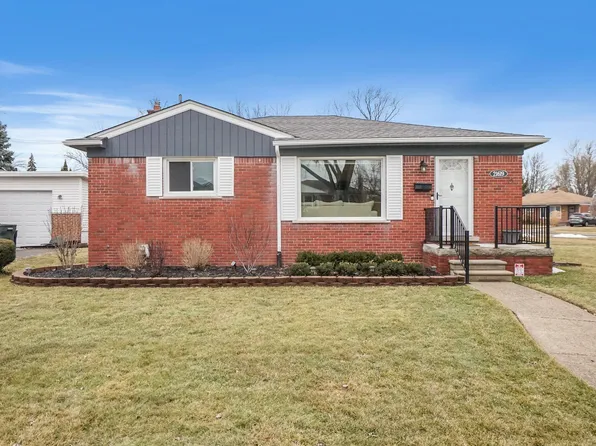 21619 Arrowhead St, Saint Clair Shores, MI 48082
