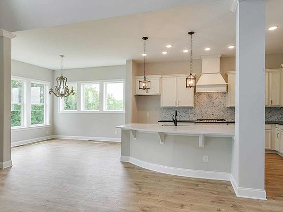 The Greenbriar - Kitchen
