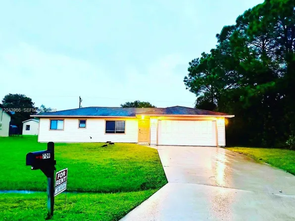 709 Cuxhaven St NW, Palm Bay, FL 32907