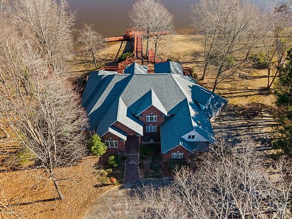 2nd image of 718 Eagle Point Ct