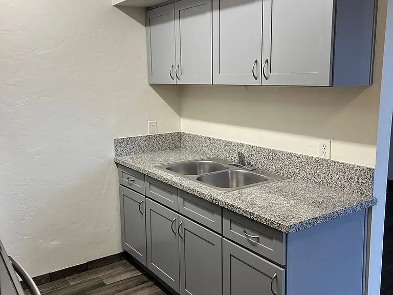 3700 N Fairview Ave — Photo 10