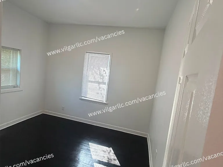 2435 Diamond Ave — Photo 24