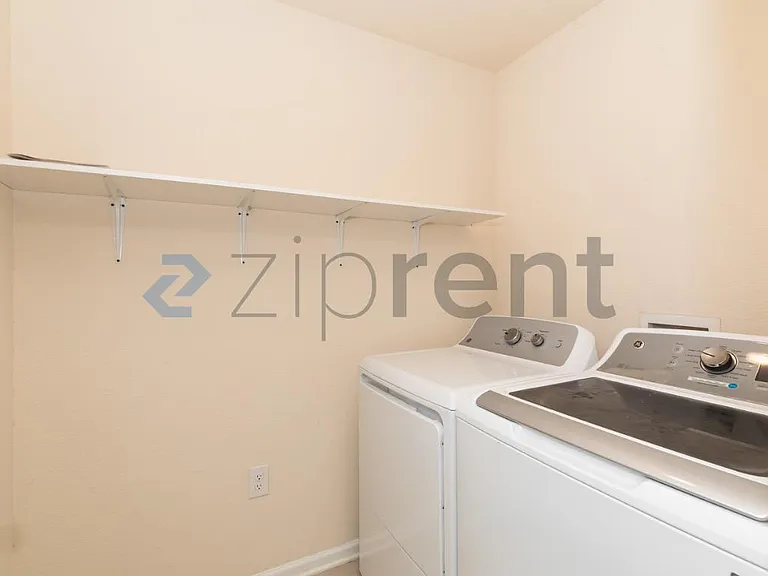 86135 Railway Pl — Photo 26