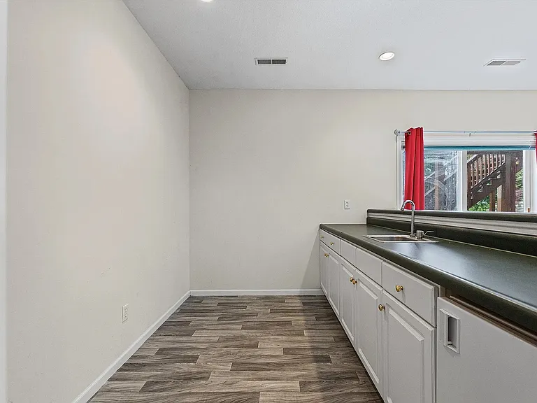 4200 Cedar Crest Ln — Photo 10