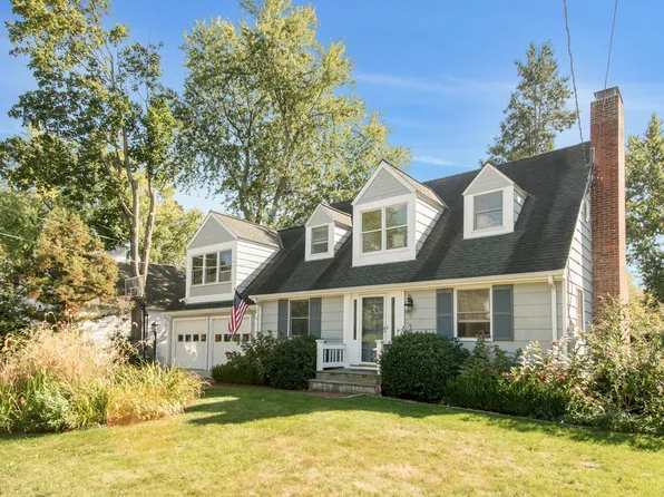 2 Willow Ln, Old Greenwich, CT 06870