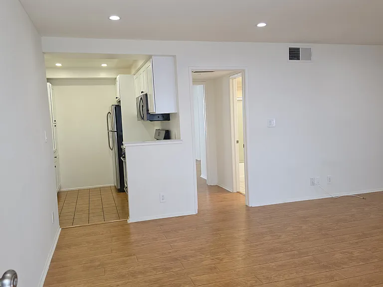 4220 Arch Dr #3 — Photo 1