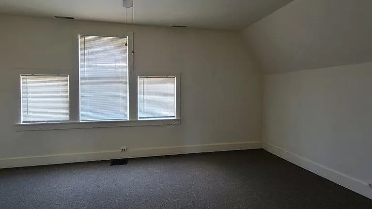 331 Locust St #4 — Photo 4