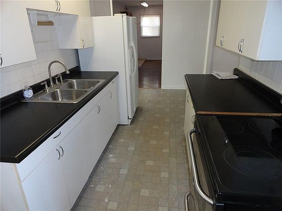 5th image of 313 Wayside Dr