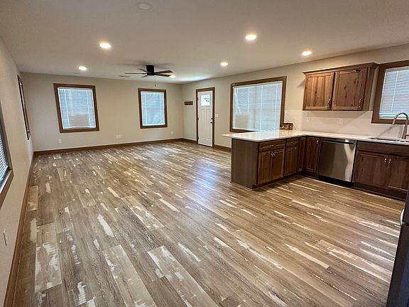 2nd image of 4106 W Lake Rd