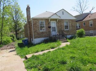 222 Newell Dr, Saint Louis, MO 63135