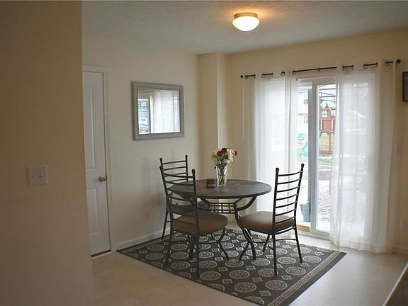 4th image of 220 Emily Dr #31
