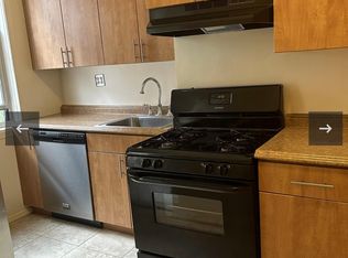 536 47th Rd APT 2R, Long Island City, NY 11101