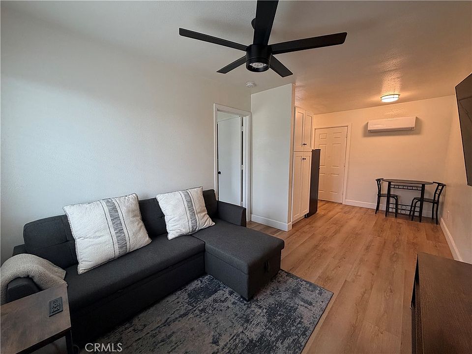 1st image of 213 S Spring St