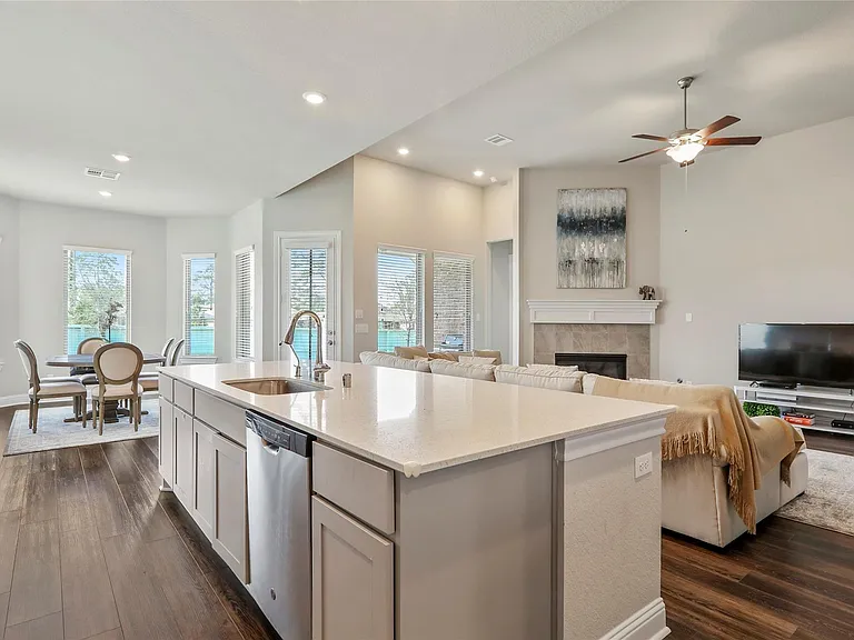 50 Wyatt Oaks Dr — Photo 13