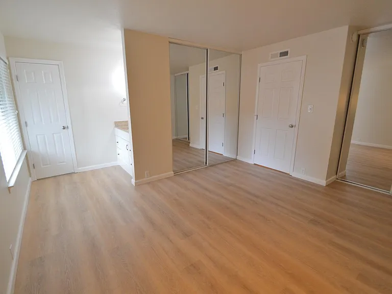 7275 Valley Trails Dr — Photo 18