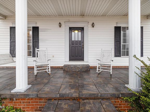 4th image of 5034 Country Dr