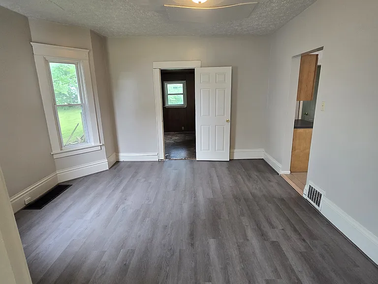 260 W Harrison St — Photo 7