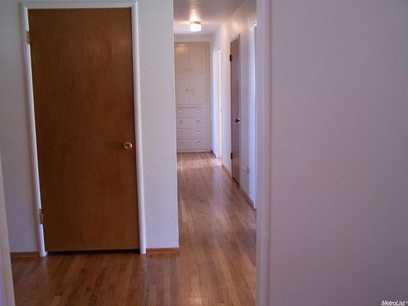 4th image of 2630 El Camino Dr