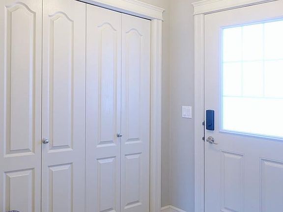 3rd image of 7485 Ellesmere Way