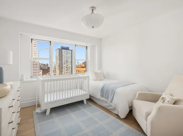 150 East 69th Street image 11 of 13