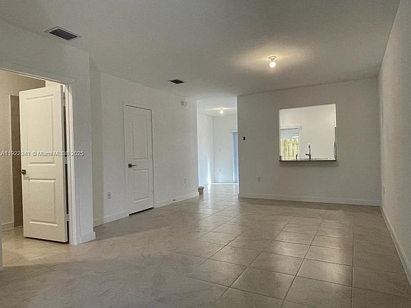 4th image of 441 NE 5th Ter