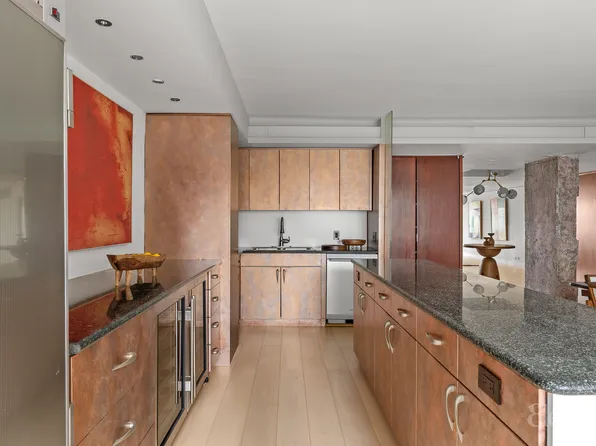 118 East 60th Street image 8 of 22