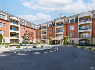 415 Regency Pl, Woodbridge, NJ 07095