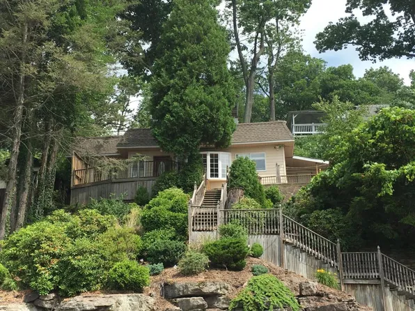 1523 Lakeside Dr, Harveys Lake, PA 18618