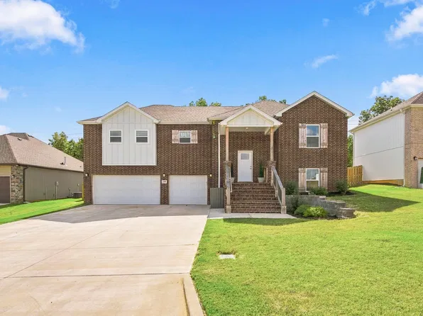 1406 E Command Court, Nixa, MO 65714