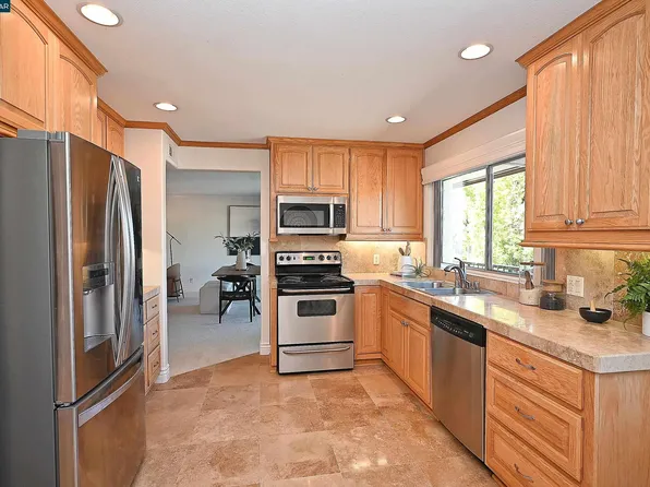 1805 Ptarmigan Dr APT 1A, Walnut Creek, CA 94595