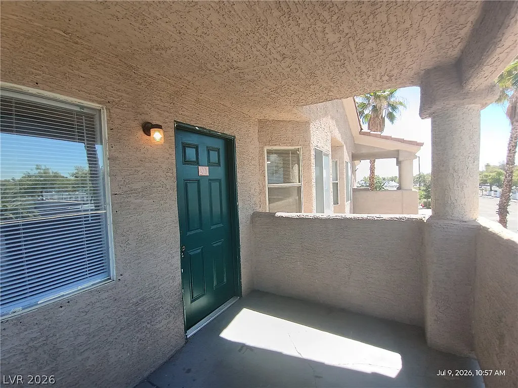 2 bed, 2.0 bath, 4760 sqft, $1,250 — Photo 2