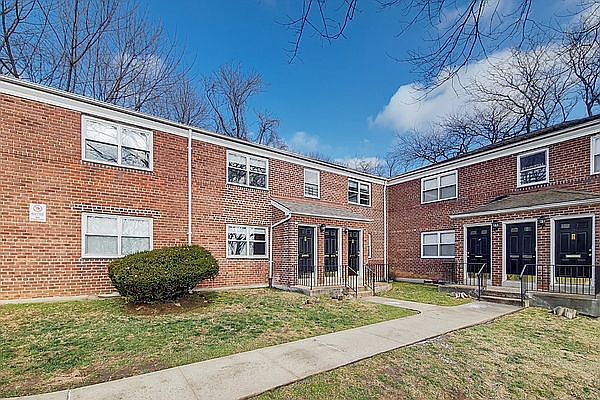 1st image of 524 Howard Ave APT 2B