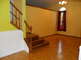 1965 Alpine Ct, Gurnee, IL 60031