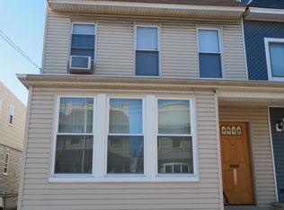 7126 69th St, Flushing, NY 11385