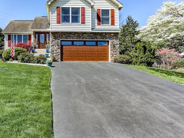 632 Randall Cir, Hummelstown, PA 17036