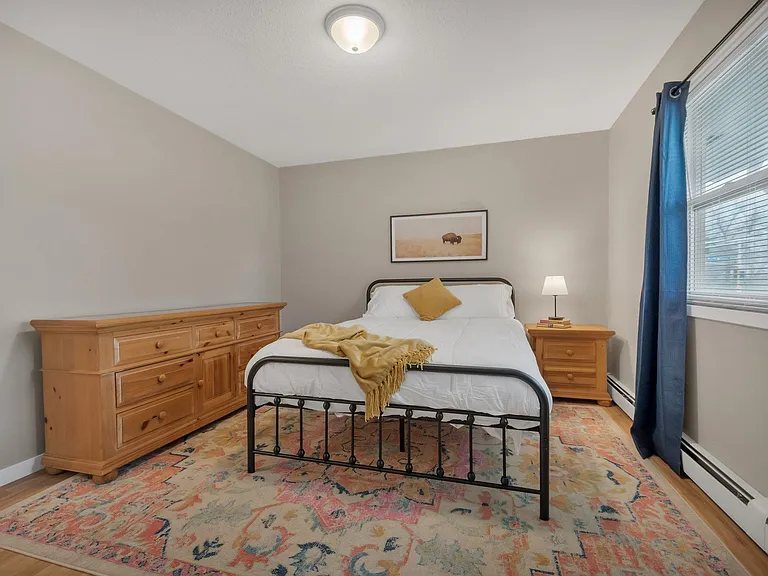629 1st Ave W #5 — Photo 11