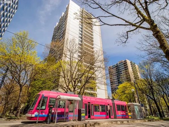 255 SW Harrison St APT 9A, Portland, OR 97201