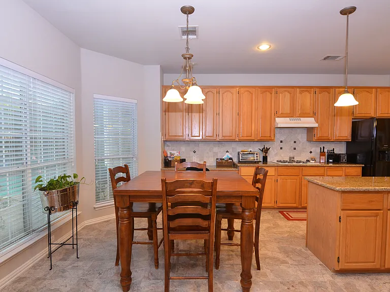 2412 Clearwood Ln — Photo 29