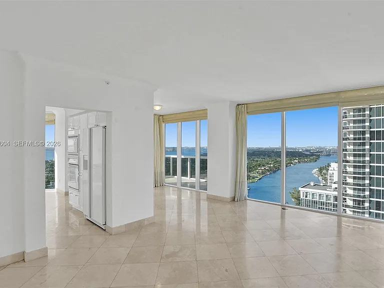 4775 Collins Ave #3007 — Photo 1