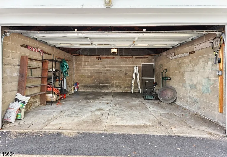 58 S Prospect St — Photo 26