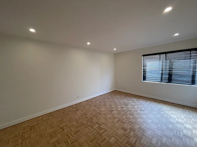 700 Westmount Dr #103 — Photo 15