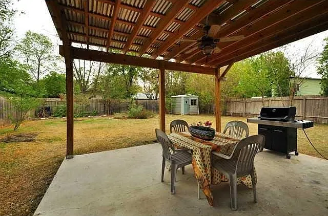 1404 Karen Ave — Photo 15