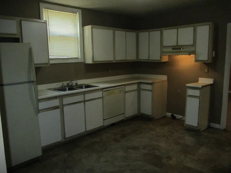 2014 W Main St #1F — Photo 11
