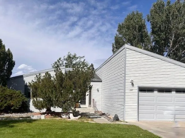 547 Beartooth Dr, Powell, WY 82435