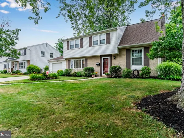 4607 Danbury Rd, Harrisburg, PA 17109