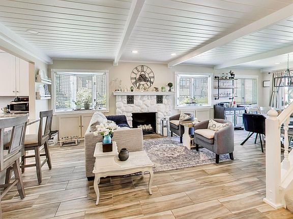 5th image of 3923 E Lake Shore Dr