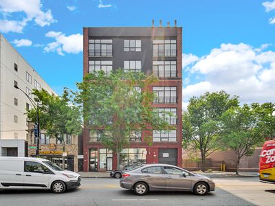 6135 N Broadway St APT 303, Chicago, IL, 60660