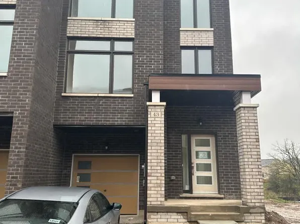 43 Queenpost Dr, Brampton, ON L6Y 6L2