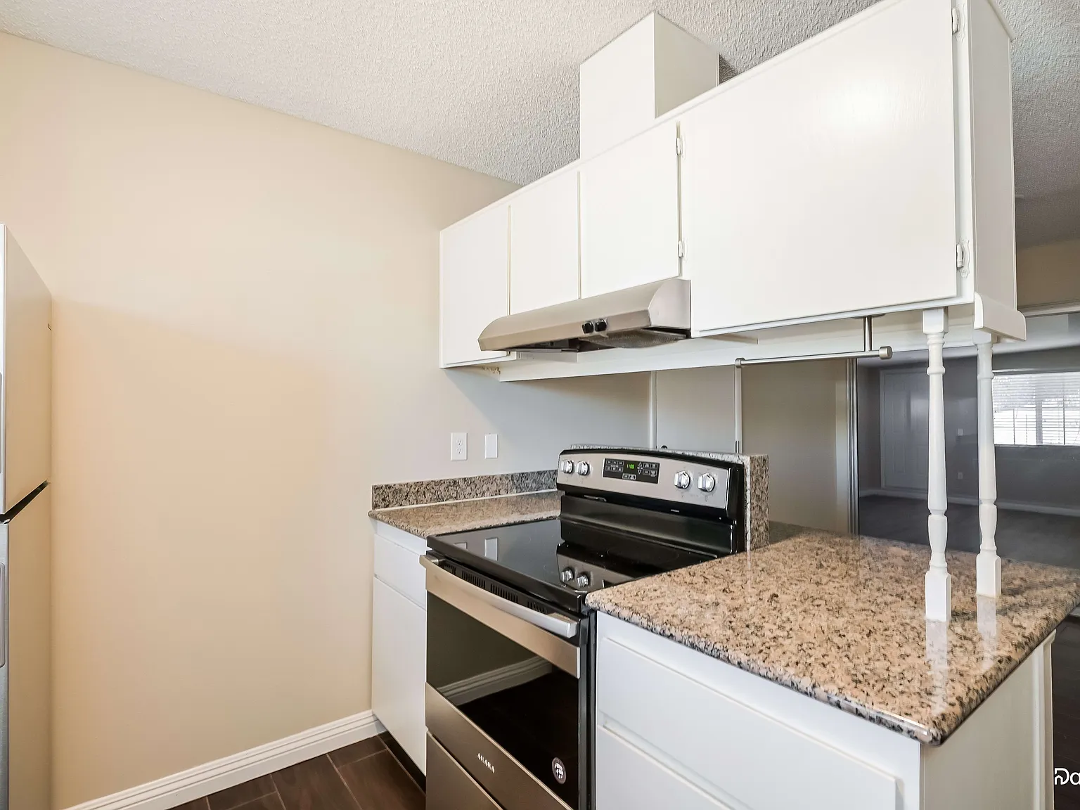 3 bed, 2.0 bath, 1622 sqft, $2,150 — Photo 3